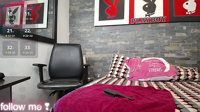 Snapshot of dayadubey_ chatting on November 5, 2025, 8:17 am dayadubey online show from November 5, 2025, 8:17 am