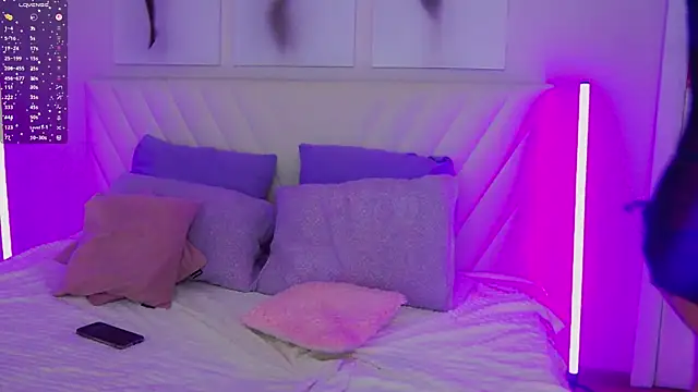 LeilaToker online show from April 19, 2026, 1:39 am