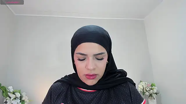Snapshot of Umarani_ chatting on May 5, 2026, 6:22 pm Umarani online show from May 5, 2026, 6:22 pm