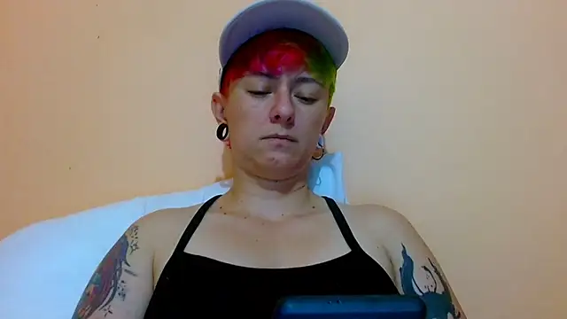 Snapshot of tomboyblue chatting on July 27, 2026, 1:01 am tomboyblue online show from July 27, 2026, 1:01 am