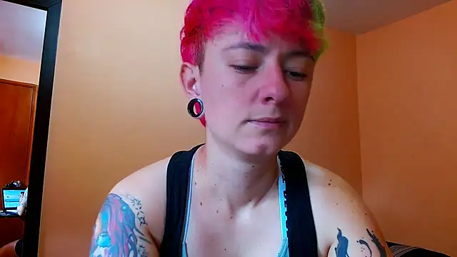Snapshot of tomboyblue chatting on July 18, 2026, 6:49 pm tomboyblue online show from July 18, 2026, 6:49 pm