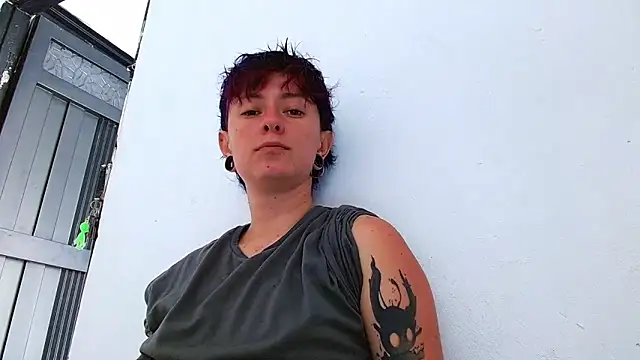 tomboyblue online show from April 25, 2026, 5:43 pm