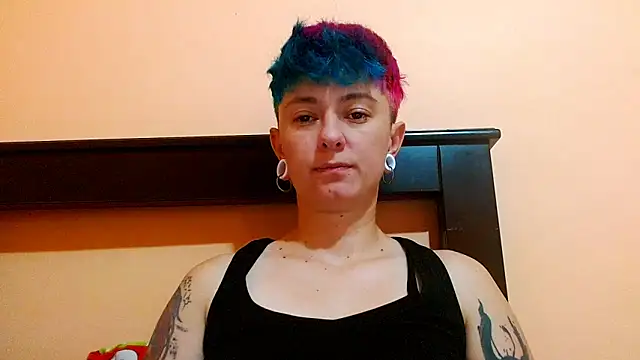 Snapshot of tomboyblue chatting on June 16, 2026, 4:40 pm tomboyblue online show from June 16, 2026, 4:40 pm