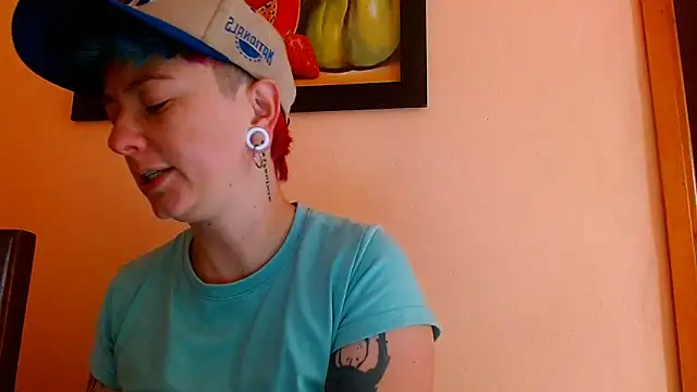 Snapshot of tomboyblue chatting on June 17, 2026, 3:11 pm tomboyblue online show from June 17, 2026, 3:11 pm