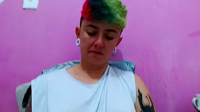 tomboyblue online show from September 27, 2025, 10:27 pm