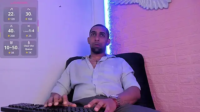 Snapshot of Paolo_johnson chatting on December 4, 2025, 11:42 am Paolo johnson online show from December 4, 2025, 11:42 am