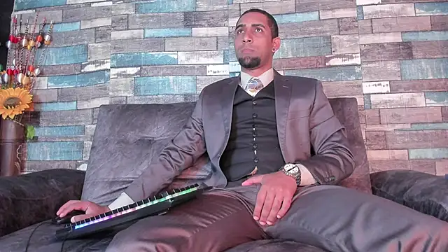 Snapshot of Paolo_johnson chatting on November 14, 2025, 11:47 am Paolo johnson online show from November 14, 2025, 11:47 am