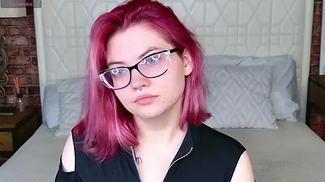 Lisa Adam online show from September 11, 2025, 7:14 pm