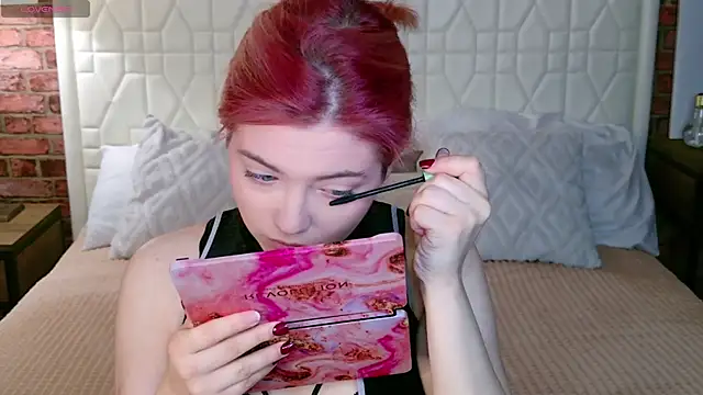 Lisa Adam online show from October 11, 2025, 6:09 pm