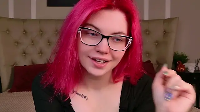 Lisa Adam online show from November 4, 2025, 6:11 pm