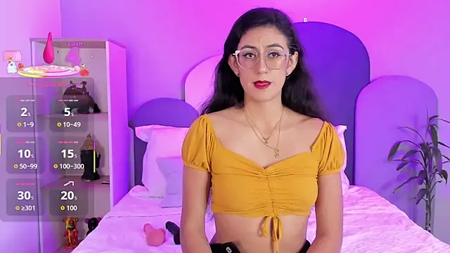 SophieGomez22 online show from December 18, 2025, 11:25 am