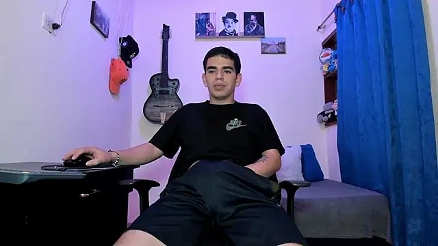Snapshot of Ares_Johnson chatting on February 19, 2025, 6:43 pm Ares Johnson online show from February 19, 2025, 6:43 pm
