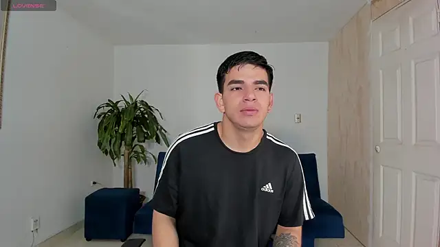 Snapshot of Ares_Johnson chatting on October 13, 2025, 12:18 pm Ares Johnson online show from October 13, 2025, 12:18 pm