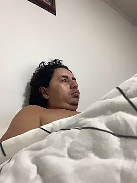 DanielGomez9 online show from October 15, 2025, 2:54 am