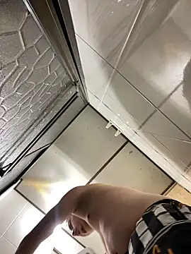 DanielGomez9 online show from March 16, 2025, 9:05 pm