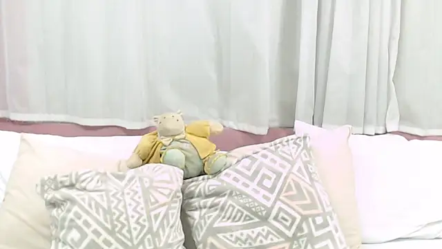 Snapshot of LexiiBloom chatting on March 14, 2025, 10:50 am LexiiBloom online show from March 14, 2025, 10:50 am