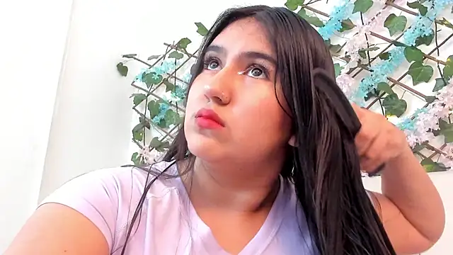 Snapshot of LexiiBloom chatting on October 16, 2025, 10:34 am LexiiBloom online show from October 16, 2025, 10:34 am