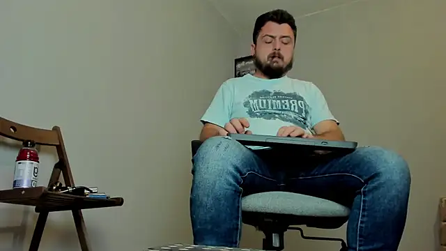 Snapshot of Master_Mark_Wayne chatting on November 23, 2025, 5:45 pm Master Mark Wayne online show from November 23, 2025, 5:45 pm