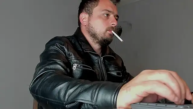 Snapshot of Master_Mark_Wayne chatting on October 21, 2025, 5:23 pm Master Mark Wayne online show from October 21, 2025, 5:23 pm