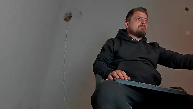 Snapshot of Master_Mark_Wayne chatting on November 9, 2025, 7:29 pm Master Mark Wayne online show from November 9, 2025, 7:29 pm