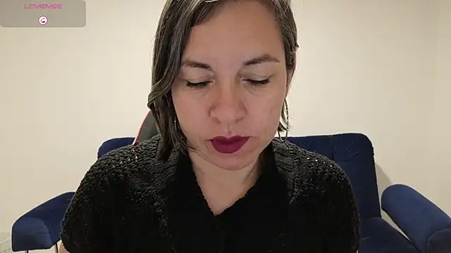 Snapshot of Lady_breaks_hearts chatting on December 5, 2025, 10:36 am Lady breaks hearts online show from December 5, 2025, 10:36 am