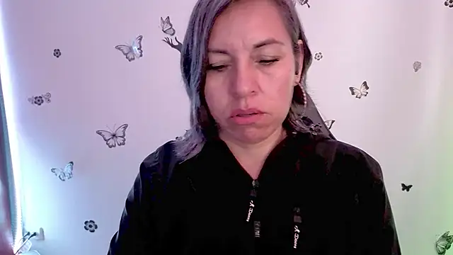 Snapshot of Lady_breaks_hearts chatting on April 21, 2026, 12:45 pm Lady breaks hearts online show from April 21, 2026, 12:45 pm