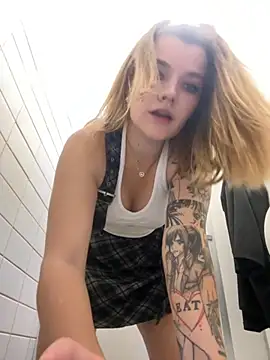 Snapshot of Holy_Tereza chatting on September 20, 2025, 3:39 pm Holy Tereza online show from September 20, 2025, 3:39 pm