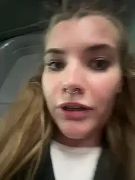 Snapshot of Holy_Tereza chatting on February 26, 2025, 3:10 pm Holy Tereza online show from February 26, 2025, 3:10 pm