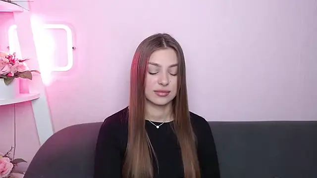 MilanaAngelAs online show from April 18, 2026, 4:48 am