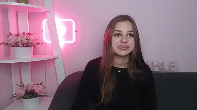 Snapshot of MilanaAngelAs chatting on November 5, 2025, 12:14 am MilanaAngelAs online show from November 5, 2025, 12:14 am