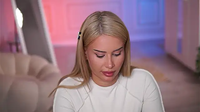 EvaZane online show from February 11, 2026, 9:03 pm