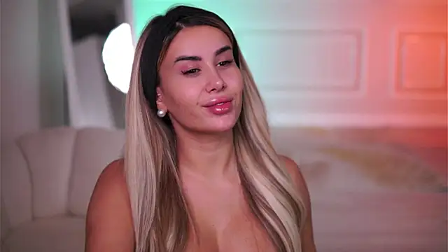 EvaZane online show from November 29, 2025, 9:59 pm