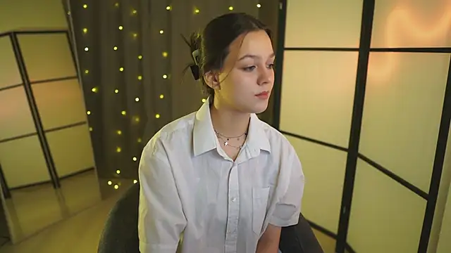 Addelin Moon online show from February 19, 2025, 3:27 pm