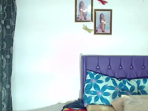 Snapshot of KandyHot_ chatting on February 15, 2026, 1:28 am KandyHot online show from February 15, 2026, 1:28 am