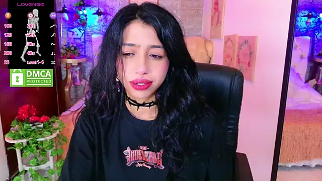 Snapshot of REDHOTTER_ chatting on September 25, 2025, 7:42 pm REDHOTTER online show from September 25, 2025, 7:42 pm