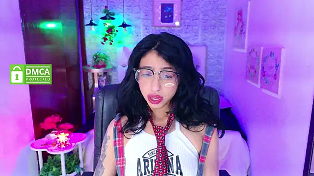 Snapshot of REDHOTTER_ chatting on September 10, 2025, 7:57 pm REDHOTTER online show from September 10, 2025, 7:57 pm