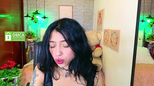 Snapshot of REDHOTTER_ chatting on September 24, 2025, 7:53 pm REDHOTTER online show from September 24, 2025, 7:53 pm