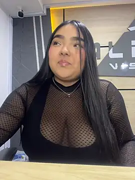 Snapshot of little_lissiee chatting on August 2, 2026, 10:18 pm little lissiee online show from August 2, 2026, 10:18 pm