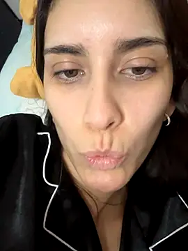 Snapshot of lupitta_1 chatting on November 12, 2025, 12:04 am lupitta 1 online show from November 12, 2025, 12:04 am