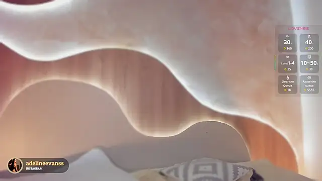 AdelineEvanss online show from October 31, 2025, 9:32 pm