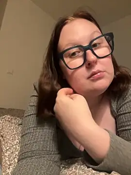 Misssmilf online show from December 5, 2025, 2:26 pm