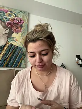 AllysonK online show from April 21, 2026, 10:33 am