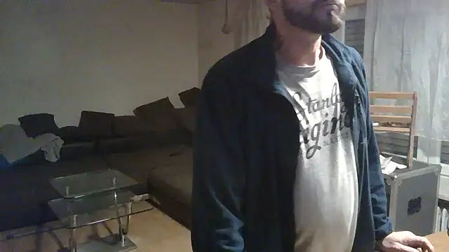 Snapshot of rosaeichel chatting on March 1, 2026, 1:49 am rosaeichel online show from March 1, 2026, 1:49 am