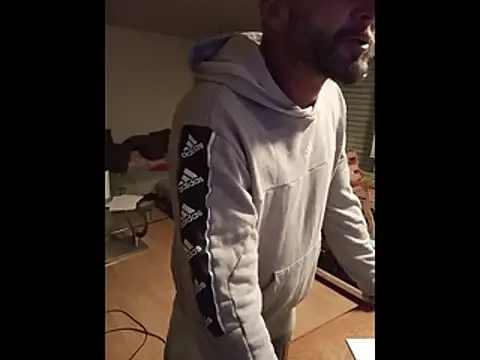 Snapshot of rosaeichel chatting on February 5, 2026, 11:44 pm rosaeichel online show from February 5, 2026, 11:44 pm