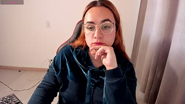 maryluna95 online show from November 24, 2025, 9:59 pm