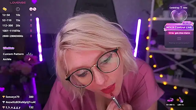 Snapshot of CoolTatis chatting on February 20, 2025, 11:32 pm CoolTatis online show from February 20, 2025, 11:32 pm