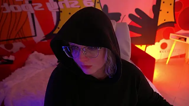 Snapshot of CoolTatis chatting on February 2, 2026, 9:14 pm CoolTatis online show from February 2, 2026, 9:14 pm