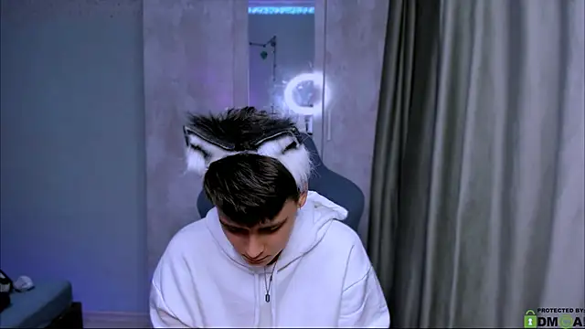 Snapshot of Foxicfu chatting on February 10, 2025, 12:50 pm Foxicfu online show from February 10, 2025, 12:50 pm