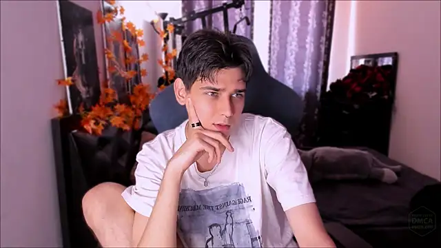 Snapshot of Foxicfu chatting on November 11, 2025, 6:19 am Foxicfu online show from November 11, 2025, 6:19 am