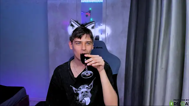 Snapshot of Foxicfu chatting on February 23, 2025, 3:40 pm Foxicfu online show from February 23, 2025, 3:40 pm